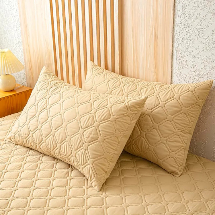 کاور تشک ضد آب رنگ کرم Cream